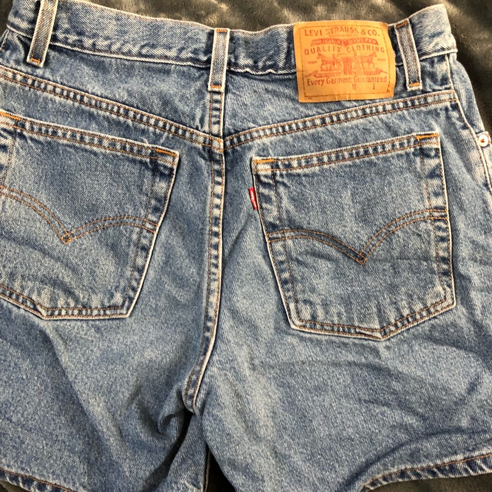 vintage Levi’s high waisted shorts